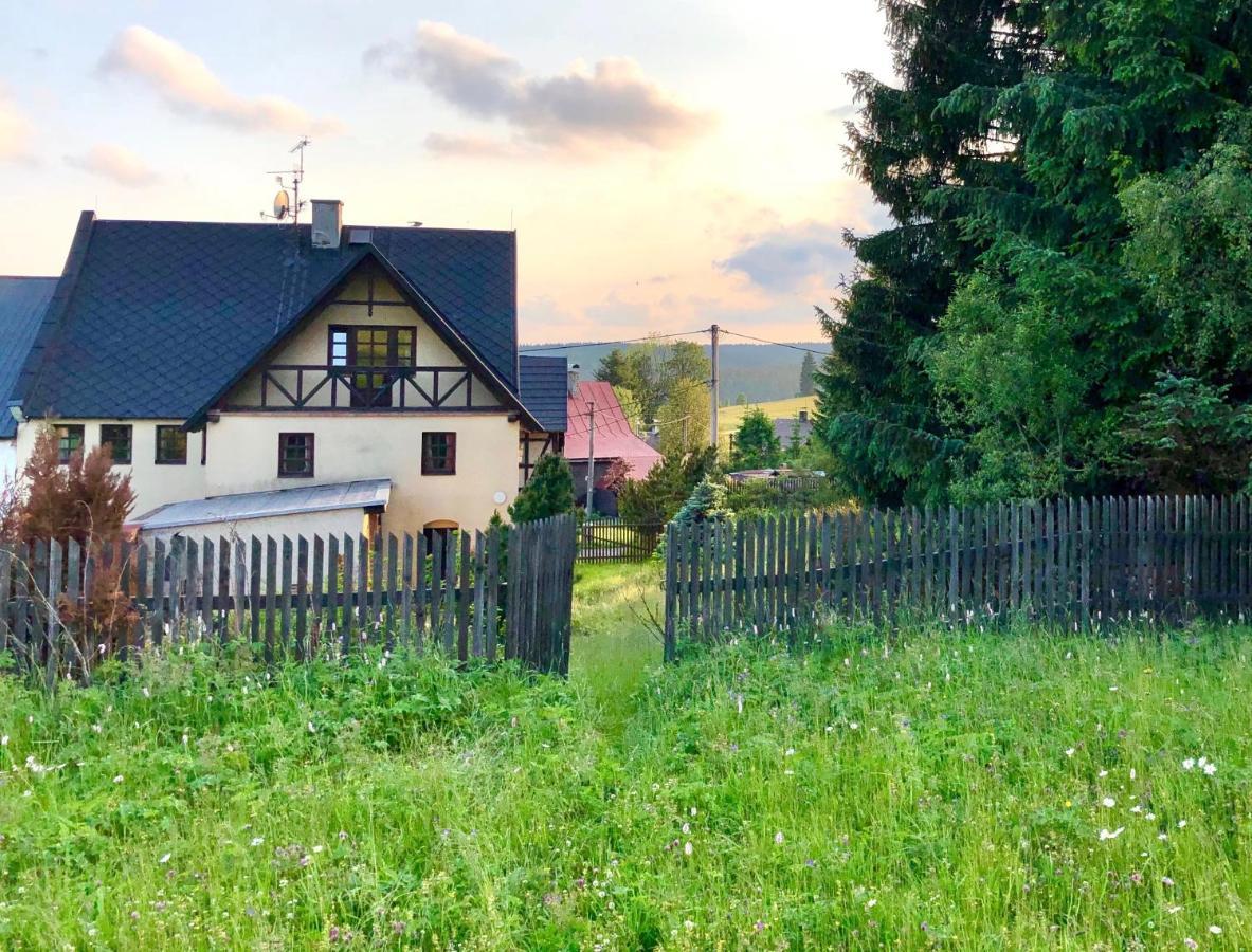 Chalupa Hrazdenka V Krusnych Horach Horní Blatná Dış mekan fotoğraf